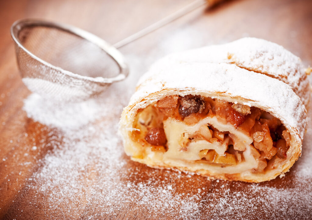 Strudel di mele: la ricetta del mese di Gennaio